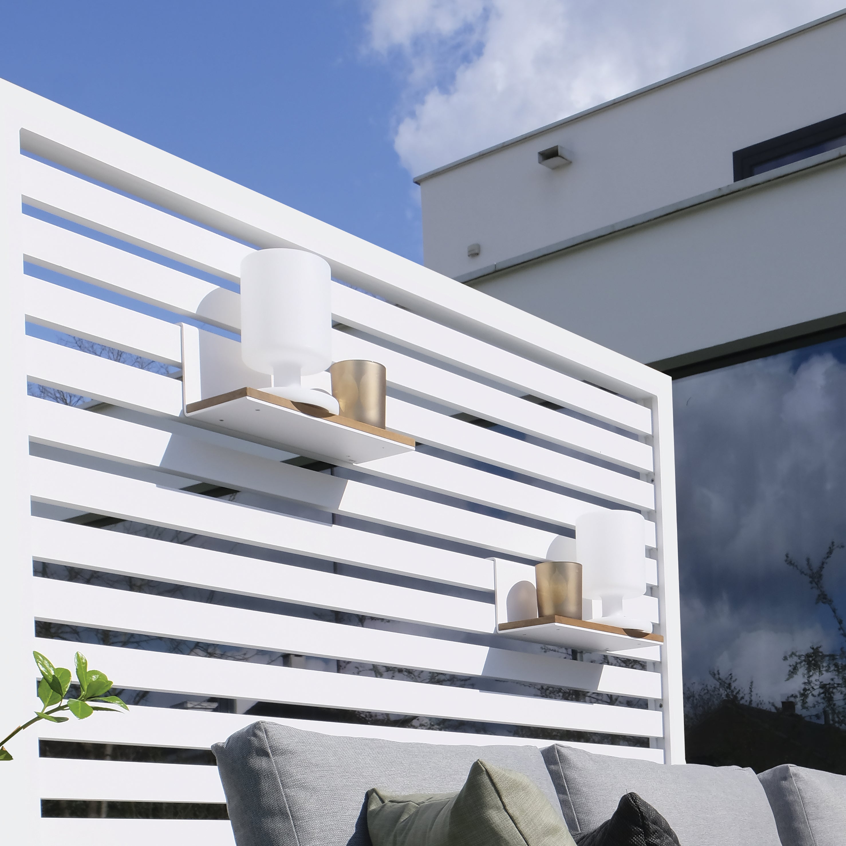 Aluminum room divider white lifestyle