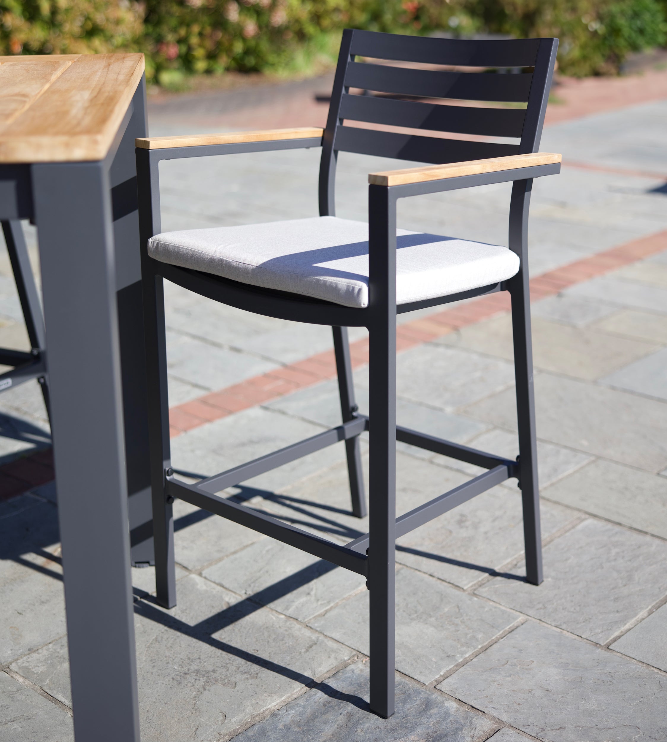 Elba Aluminum Bar Chair With Cushion