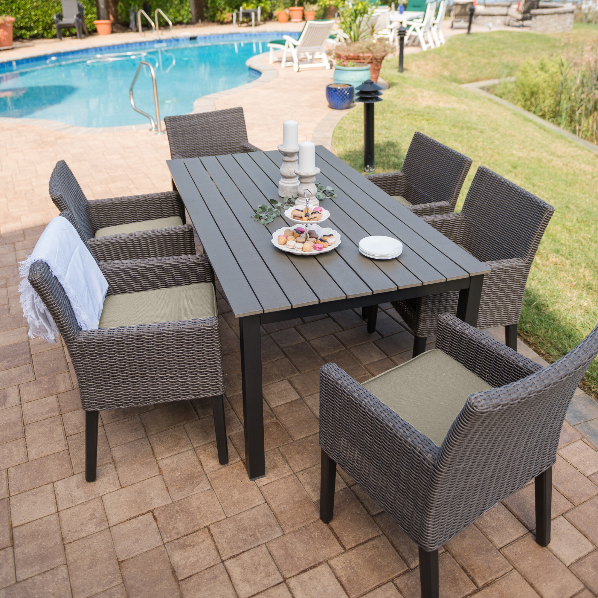 Bretange 7-Piece Ratan Wicker Dining Set