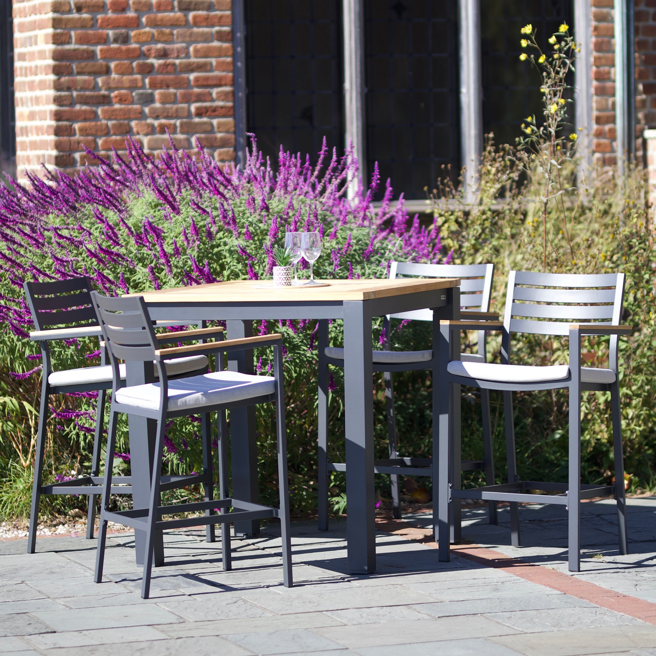 40" X 40" Elba Aluminum Bar Table With Teak Top lifestyle with chairs