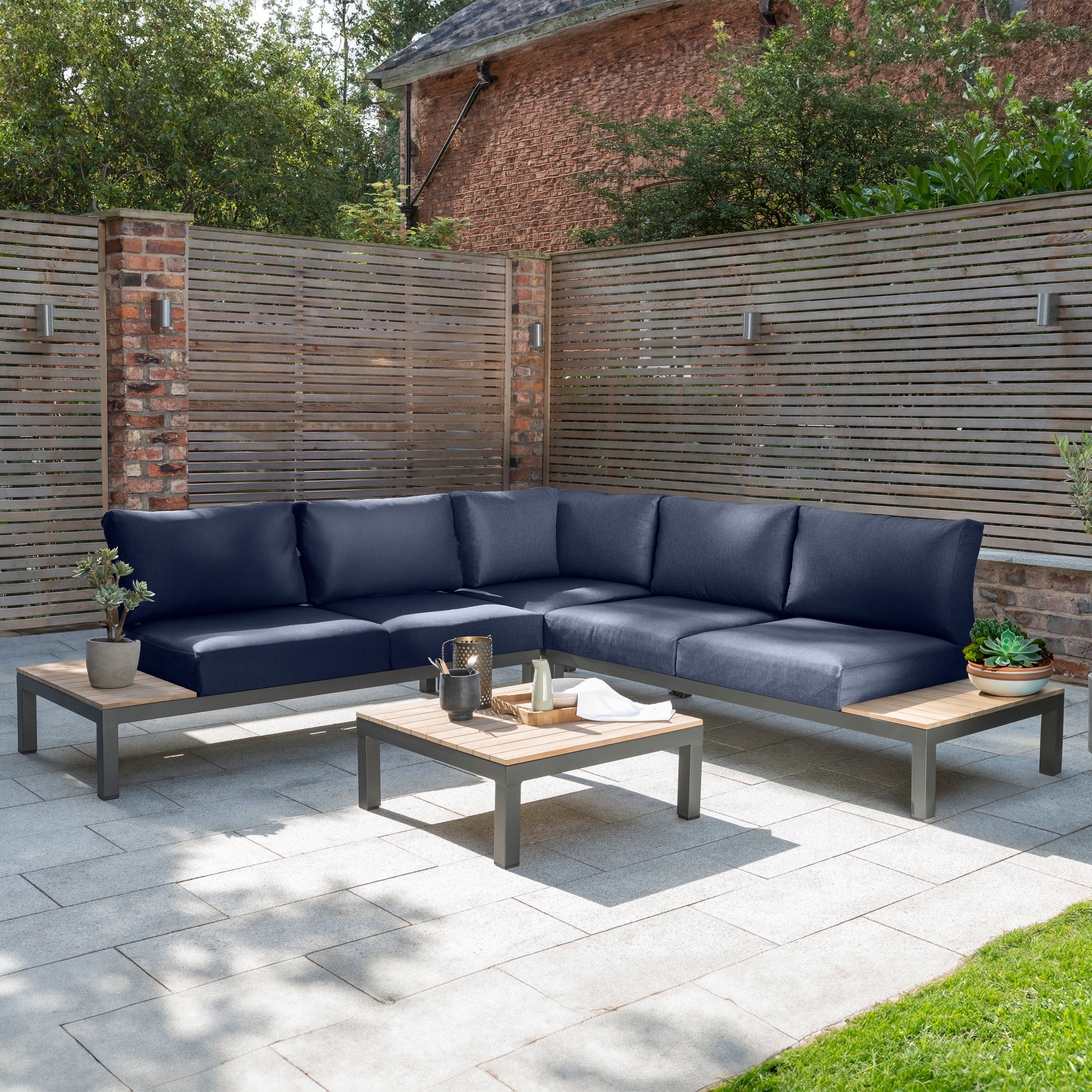 Elba Aluminum Corner Set With Teak Accents lifestyle