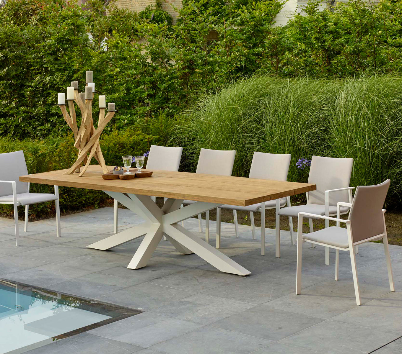 Life Outdoor Living Sense Table in white