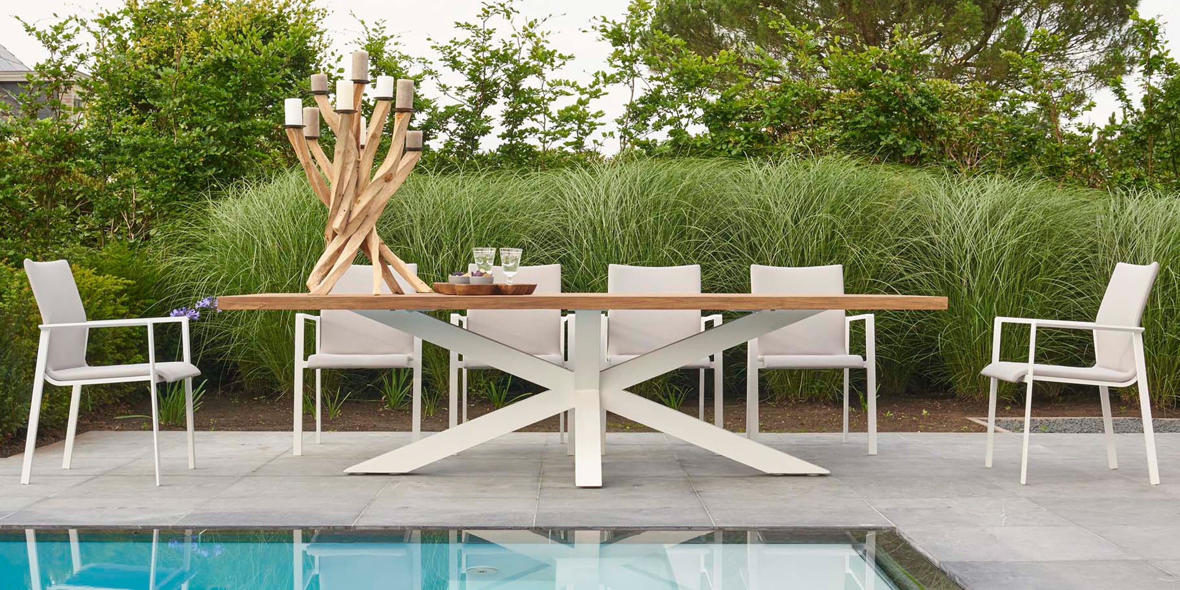 Life Outdoor Living Sense Table in white