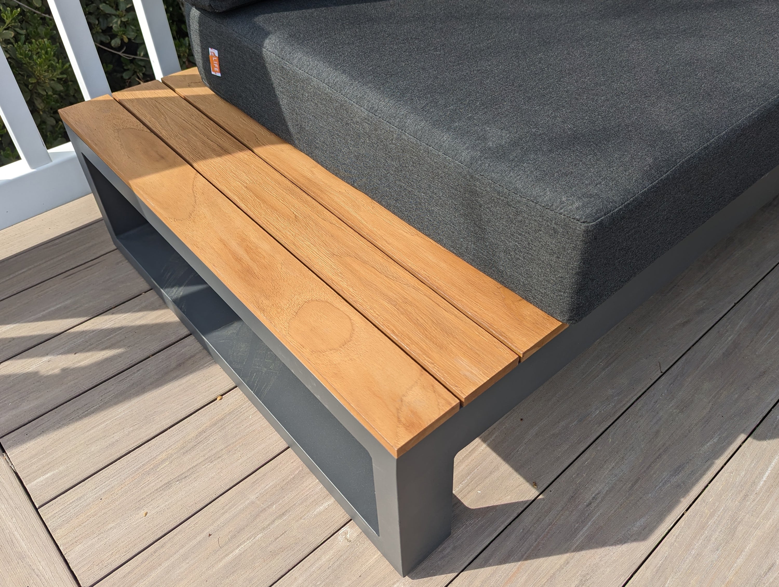 Soho Aluminum Corner Set With Teak Accents