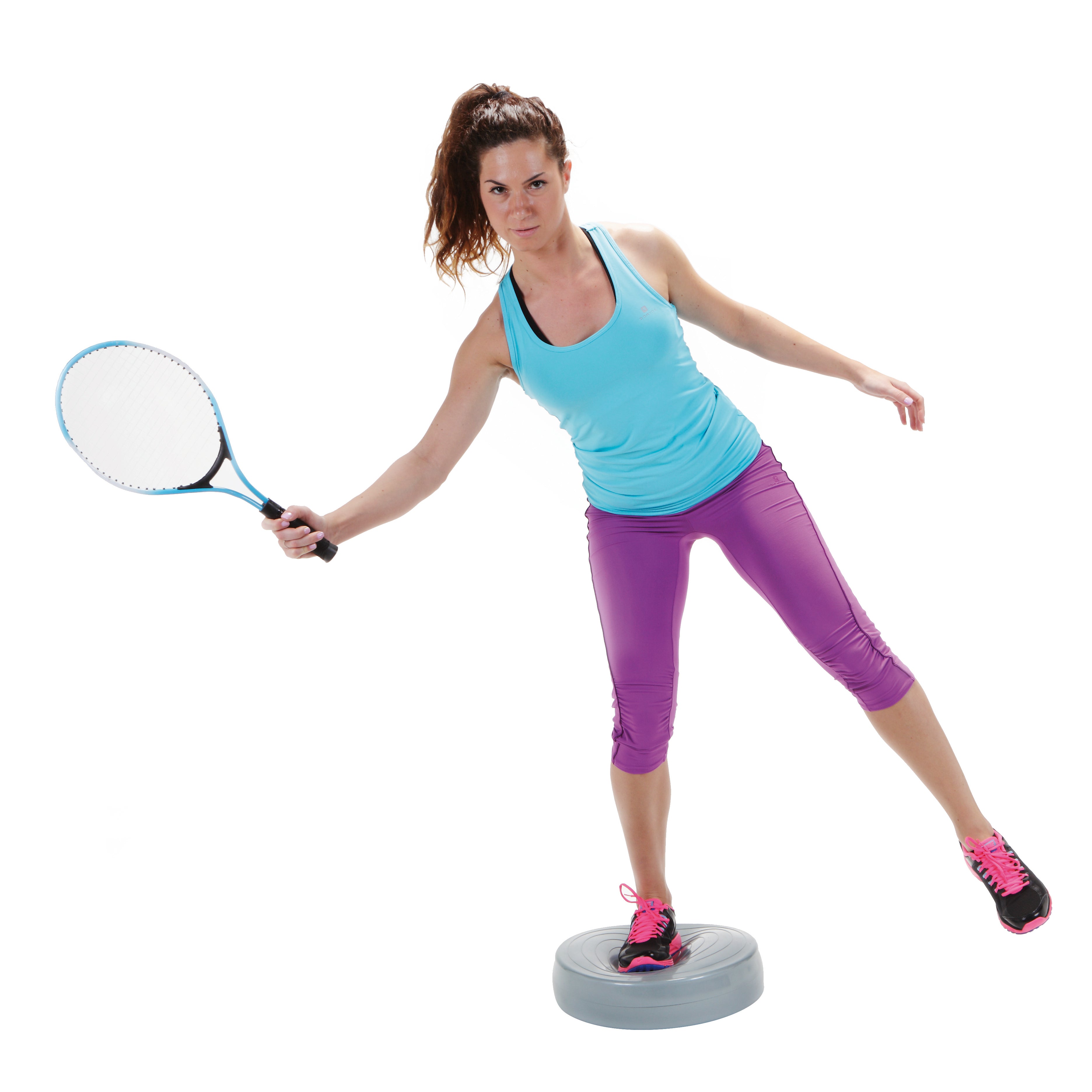 This proprioception board is a valid tool for training and rehabilitation as it allows different kinds of exercises to improve balance, muscle tone and posture. The Stability Wheel can be used in different training programs as basket, tennis and volleyball. It is also suitable for ski gymnastics. Inflate the product to the needed stability level.