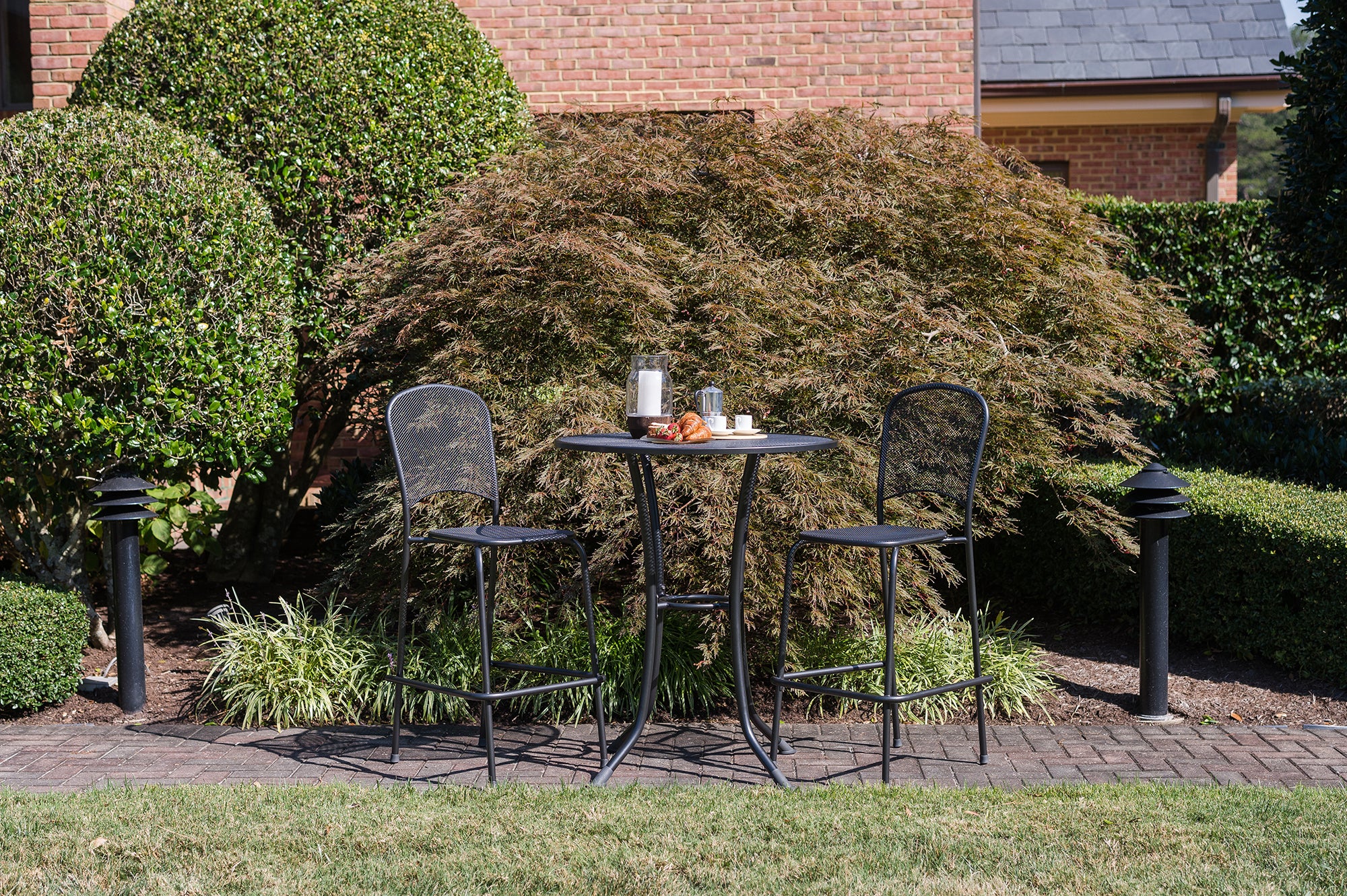 36" Round Mesh Bar Table