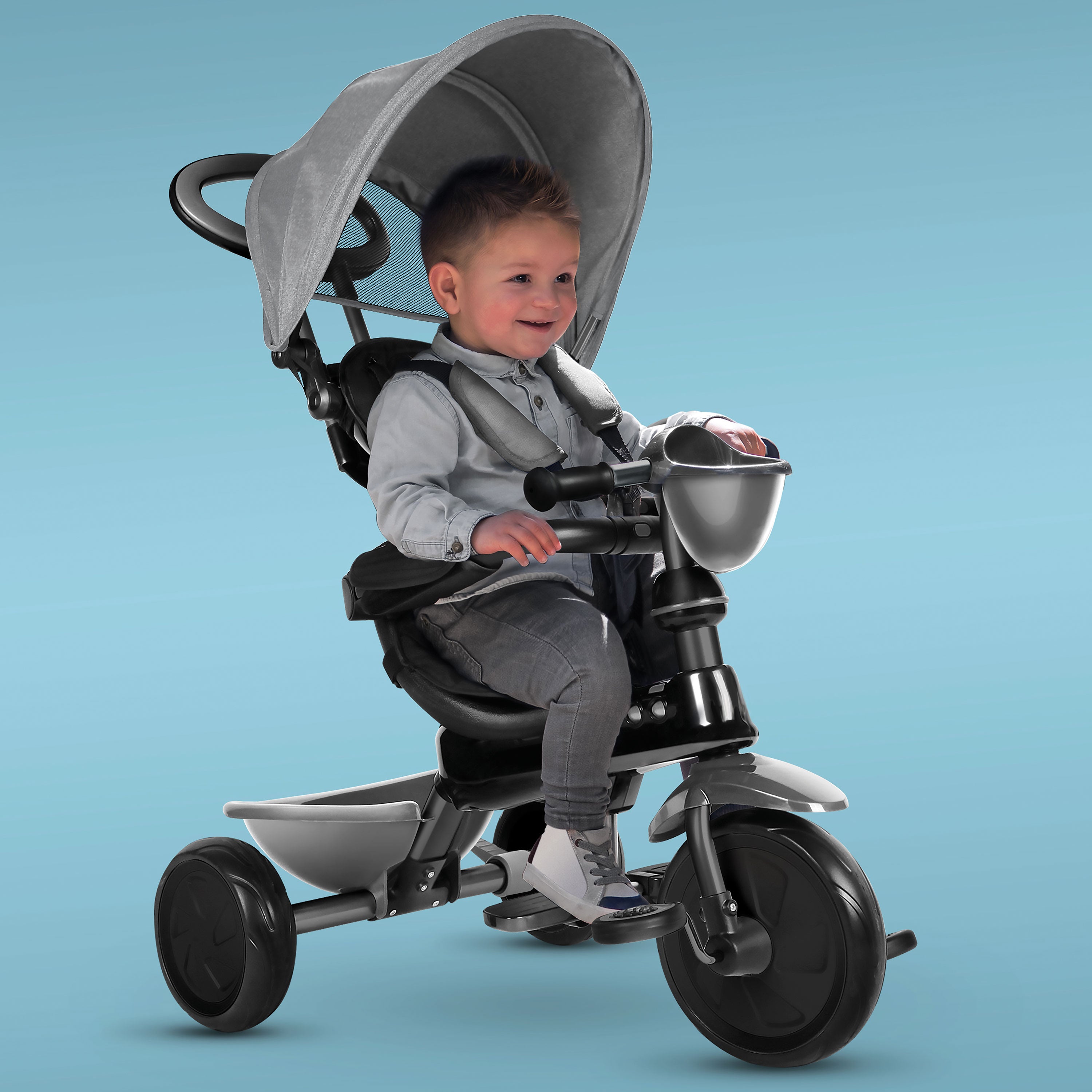 The KETTLER Happy Navigator 4-in-1 Trike grows with your little one from 10 to 72 months, transforming from parent-controlled ride on to kids’ tricycle. Unique removable and adjustable features make sure your little one has a trike for every stage of their development.