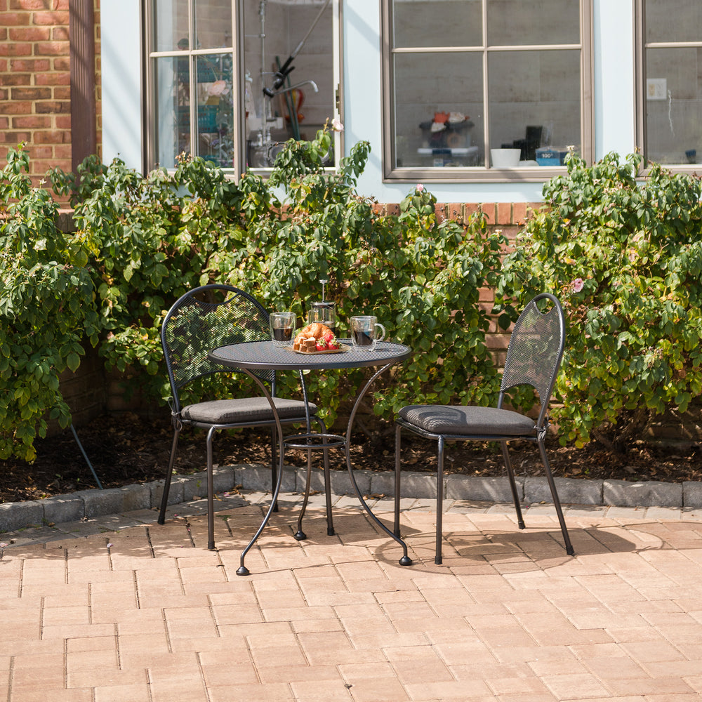 24" Round Mesh Top Table outdoor lifestyle 
