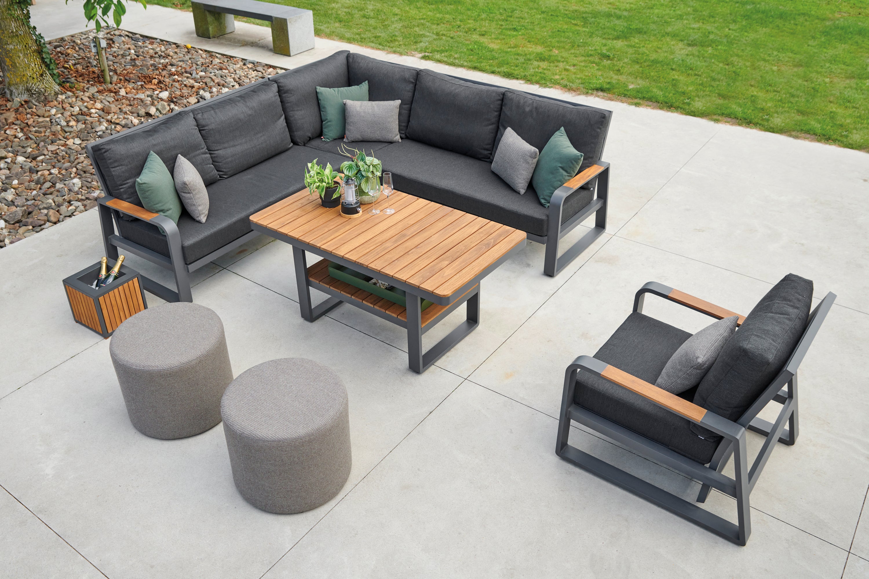 Montana Corner Chair